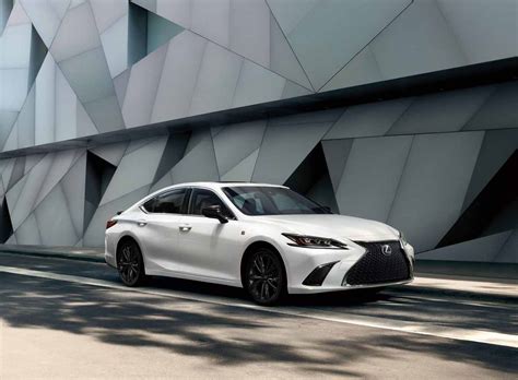 2021 Lexus Es photo