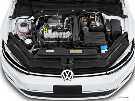 2021 Volkswagen Golf engine