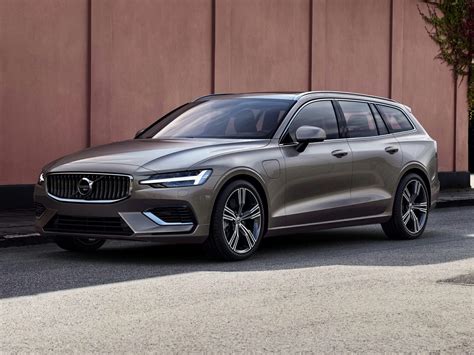 2021 Volvo V60 photo