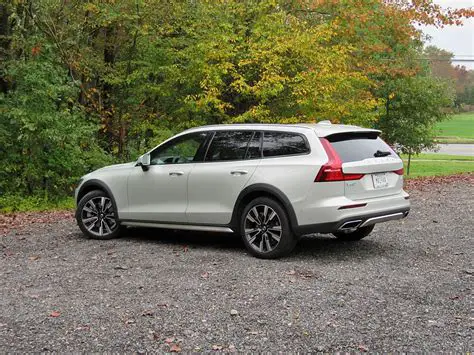 2021 Volvo V60cc photo