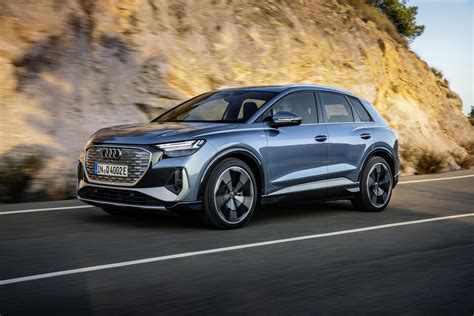 2022 Audi Q4 photo