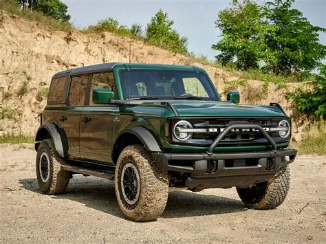 2022 Ford Bronco photo