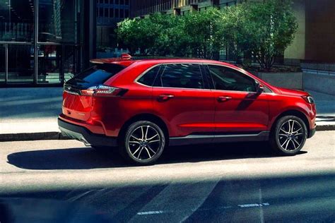 2022 Ford Edge photo