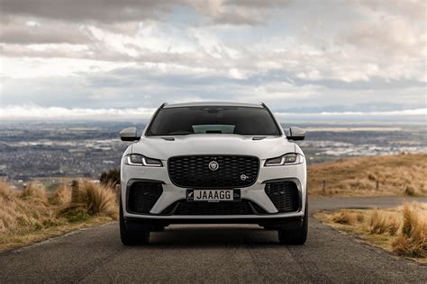 2022 Jaguar F-pace photo