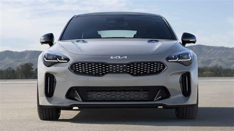 2022 Kia Stinger photo