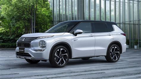 2022 Mitsubishi Outlander phev photo