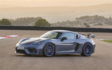 2022 Porsche Cayman photo