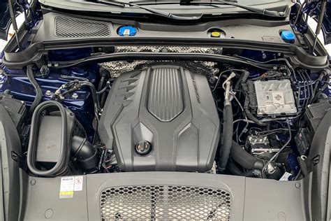 2022 Porsche Macan engine