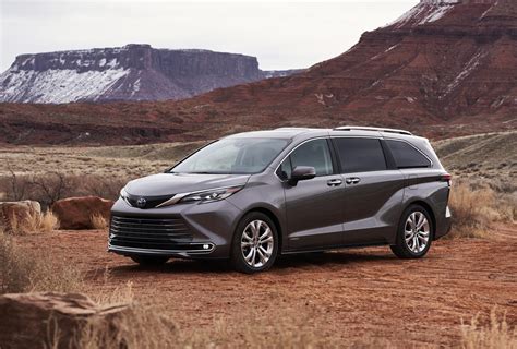 2022 Toyota Sienna photo