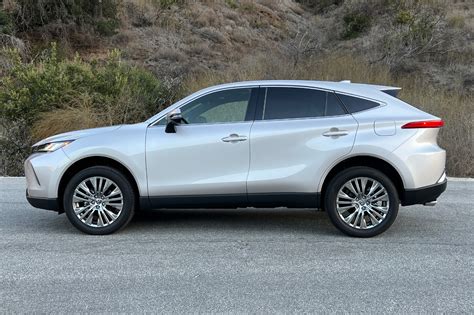 2022 Toyota Venza hybrid photo