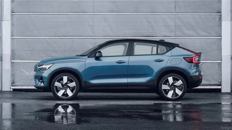 2022 Volvo C40 photo