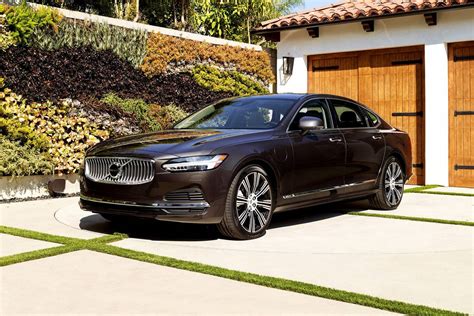 2022 Volvo S90 photo