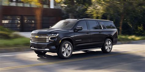 2023 Chevrolet Suburban photo