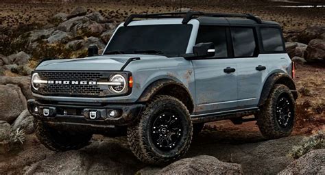 2023 Ford Bronco photo