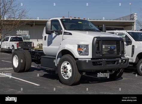 2023 Ford F-650 sd engine