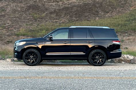 2023 Lincoln Navigator photo