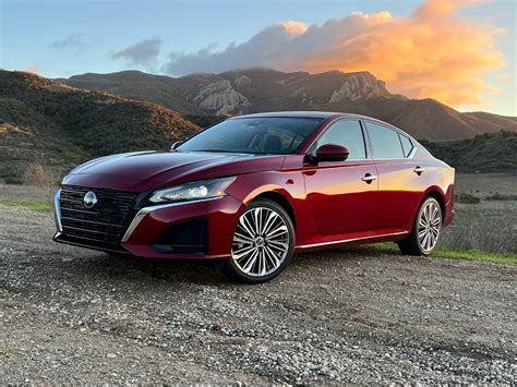 2023 Nissan Altima photo