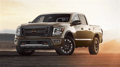 2023 Nissan Titan photo