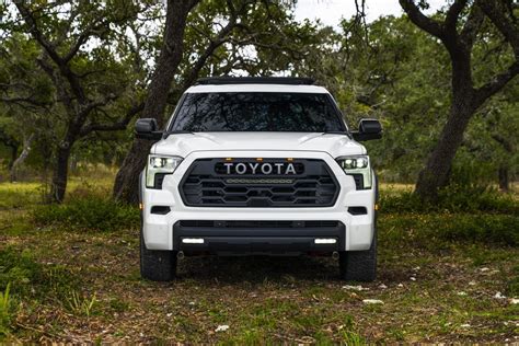 2023 Toyota Sequoia photo