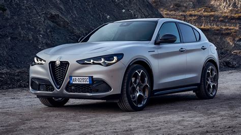 2024 Alfa romeo Stelvio engine