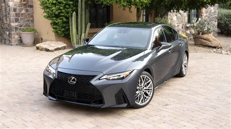 2024 Lexus Is photo