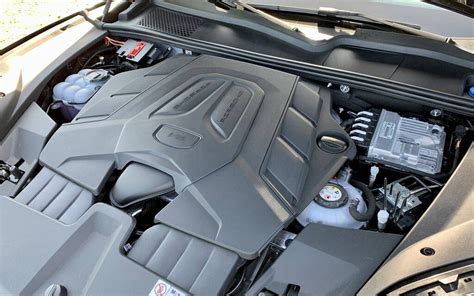 2024 Porsche Cayenne engine