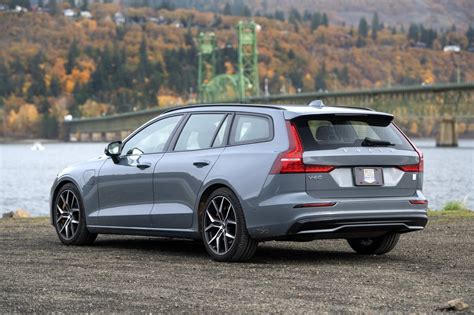 2024 Volvo V60 photo