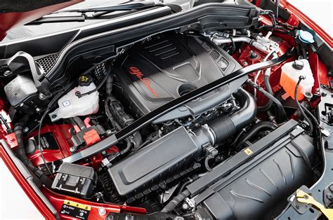 Alfa romeo Stelvio 2018 engine