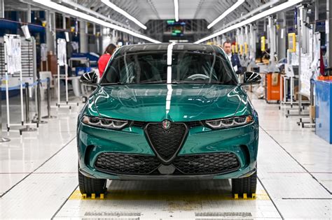 photo of Alfa romeo Tonale car production