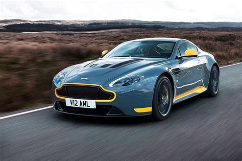 Aston martin V12 vantage s photo