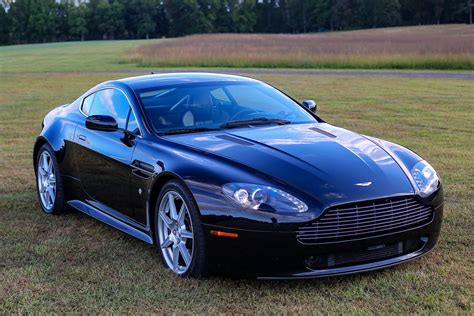 Aston martin V8 vantage 2007 photo