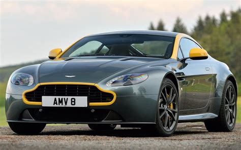 Aston martin V8 vantage s 2016 engine