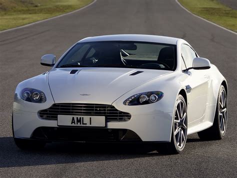 Aston martin V8 vantage s photo