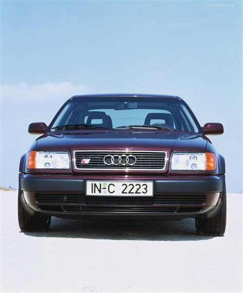 Audi 100 photo