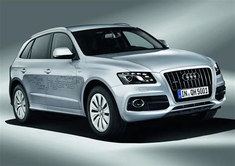 photo of Audi Q5 hybrid car production