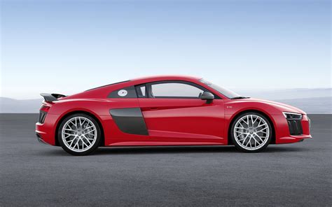 Audi R8 2011 photo