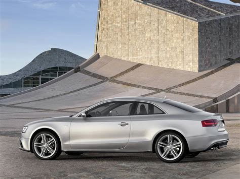 Audi S5 2012 photo