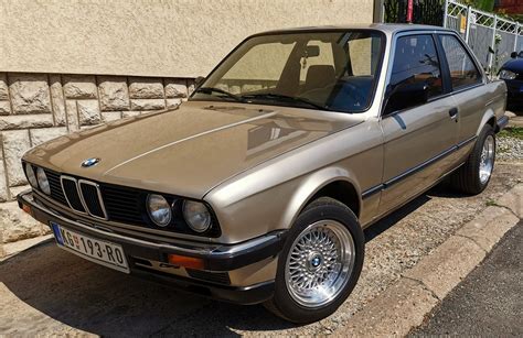 Bmw 318i 1985 photo