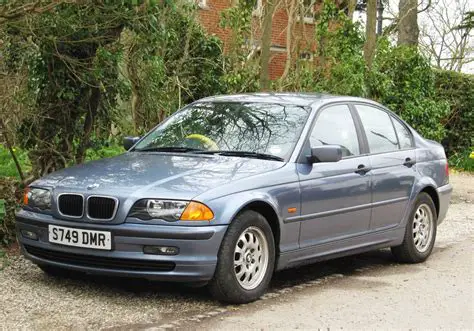 Bmw 318ia photo