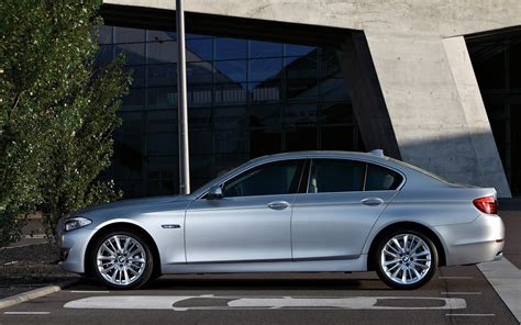 Bmw 528i 2012 photo