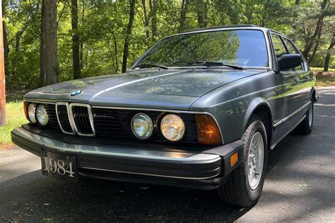 Bmw 733i 1984 photo