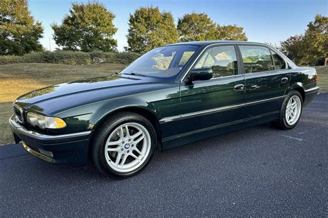 photo of Bmw 740il car production