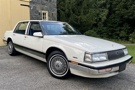 Buick Electra 1988 photo