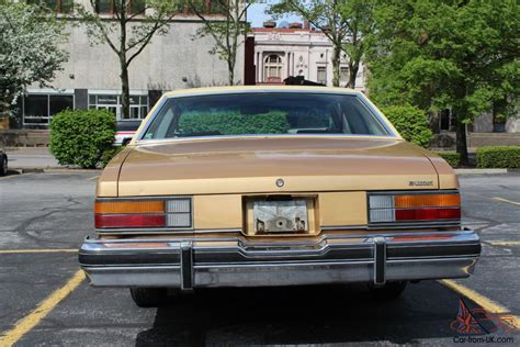 Buick Lesabre 1977 photo