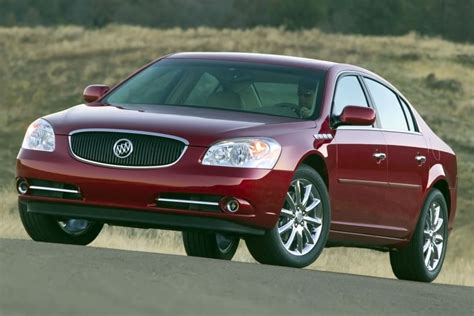 Buick Lucerne photo