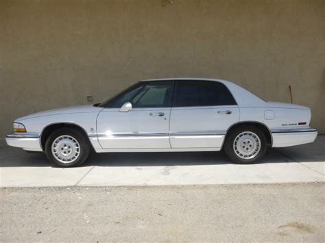 Buick Park avenue 1995 photo