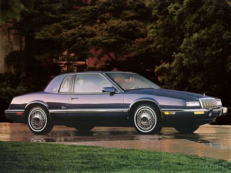 Buick Riviera 1992 photo