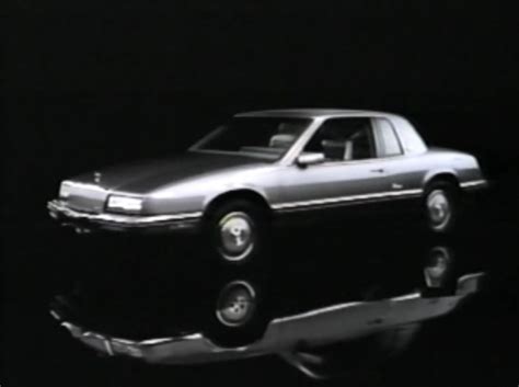 photo of Buick Riviera car production