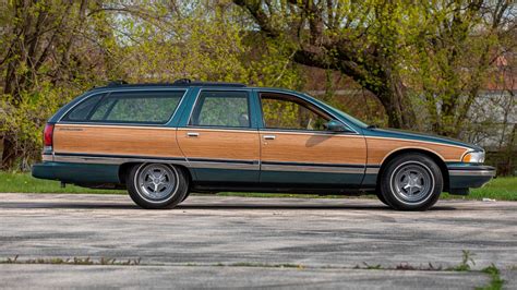 Buick Roadmaster 1996 photo