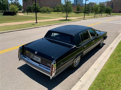 Cadillac Brougham 1987 photo